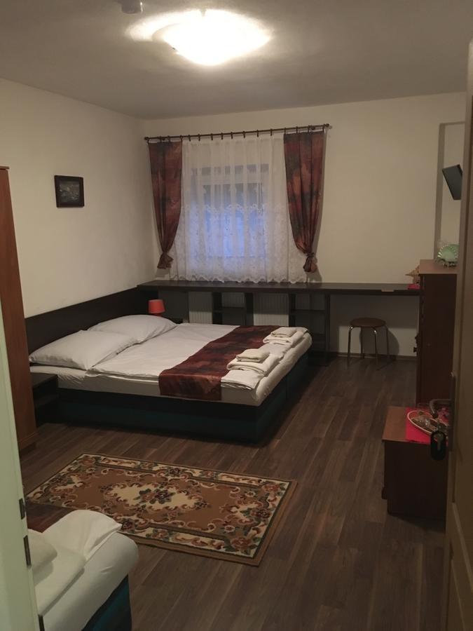 Harrys City Motel Komárno Eksteriør billede