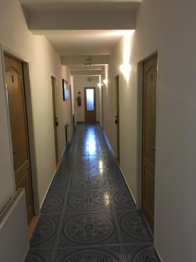 Harrys City Motel Komárno Eksteriør billede