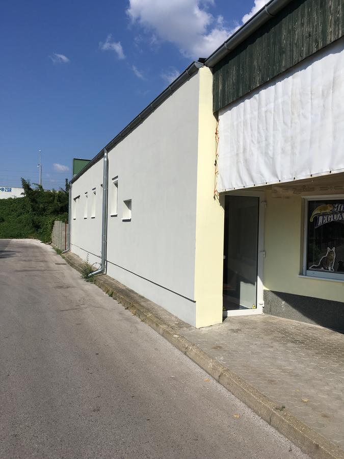 Harrys City Motel Komárno Eksteriør billede