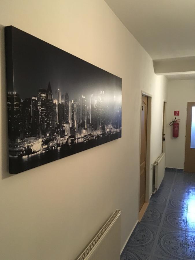 Harrys City Motel Komárno Eksteriør billede